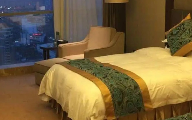 Soluxe Hotel