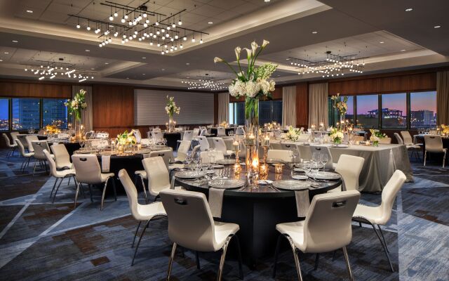 Le Meridien Houston Downtown