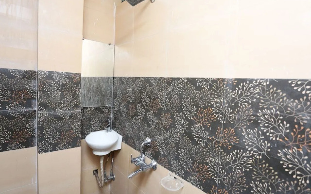 Hotel Shri Abhinandan By OYO Rooms
