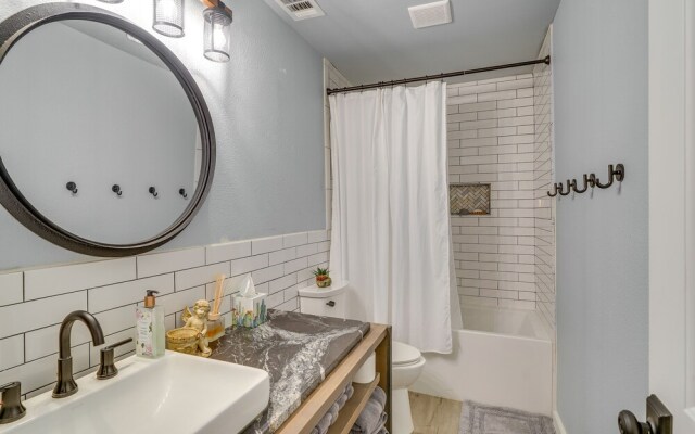 Pet-friendly San Antonio Retreat w/ Private Yard!