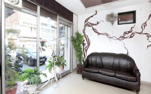 OYO 14494 Hotel Ramneek