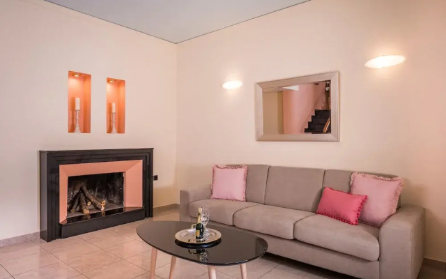 Steps to the Beach Spacious Home-Parking