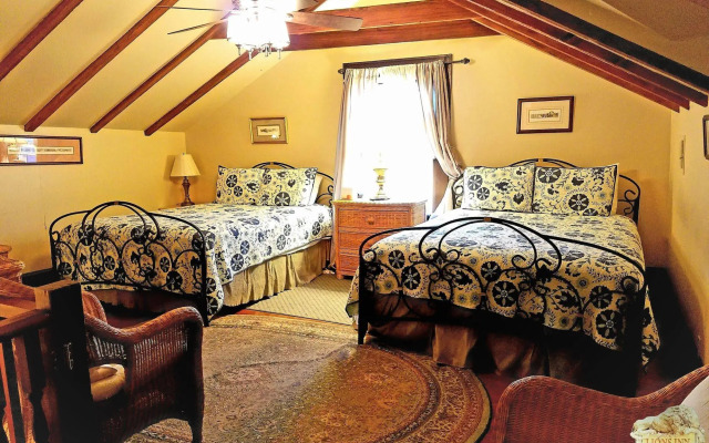 Lion's Inn Bed and Breakfast