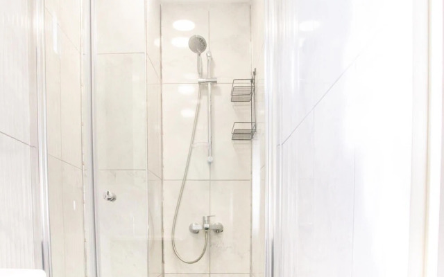 Modern Flat w Garden 5 min to Beach in Milas