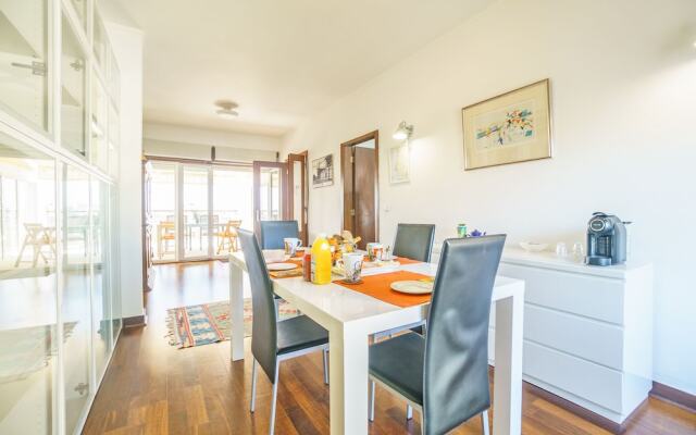 Seafront Condo & Big Terrace