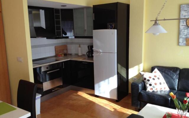Apartment with side seaview 60 meters from sea