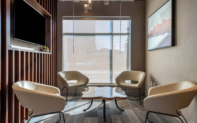 Cambria Hotel Minneapolis Downtown