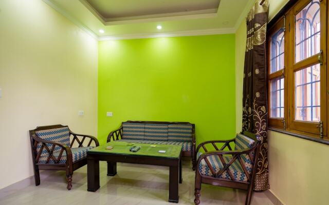 OYO 14055 Home Exotic 1BHK Barlowganj
