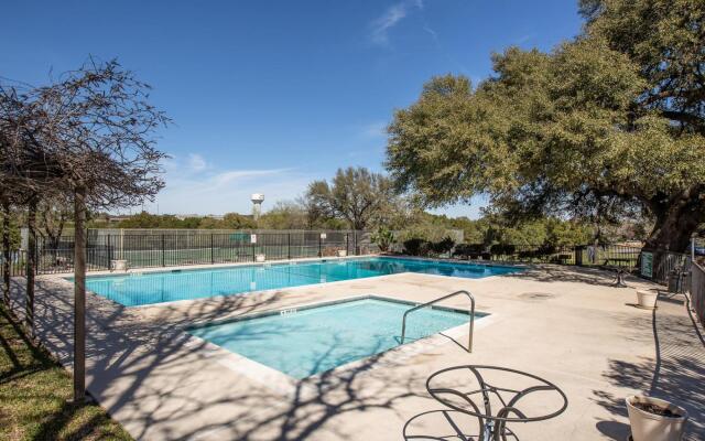 Hill Country Hideaway TBM 208