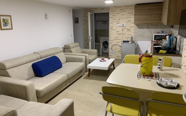 Toti Apartments