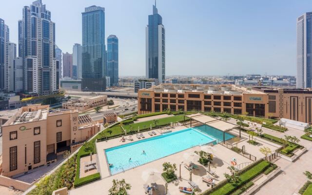 Stayis-Luxury 1 BR with City SkylineView