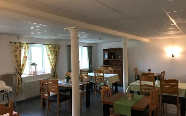 Hunnebergs Gård Hostel & Camping
