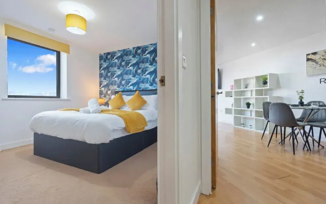 Chic Birmingham Apartment With 2 Bedrooms
