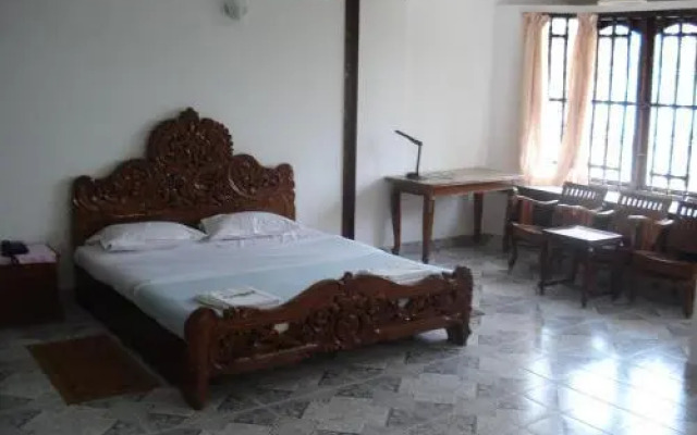 Shirleys Beach Hotel
