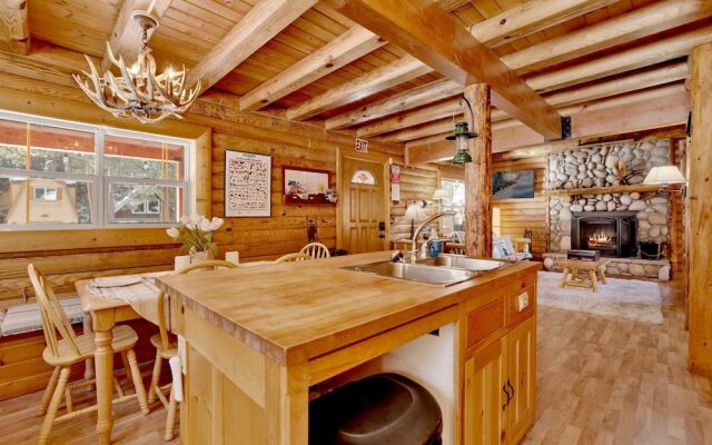 Binky's Mountain Hideaway #2455