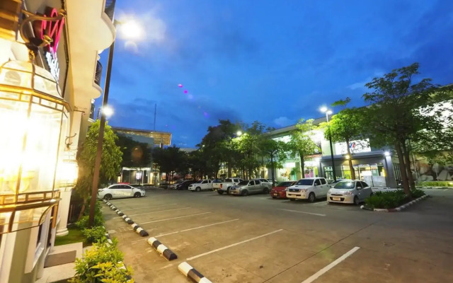 A Villa Hua Hin Hotel (SHA Certified)