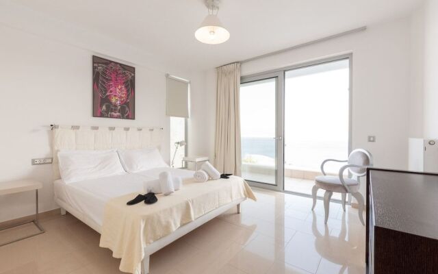 Blue Oasis Luxury Villa