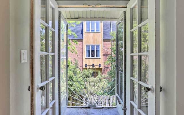 Central Philly Townhome w/ Patio & City Views!