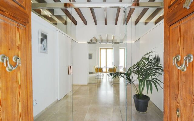 Top Quality Modern Town House in Petra With Private Pool