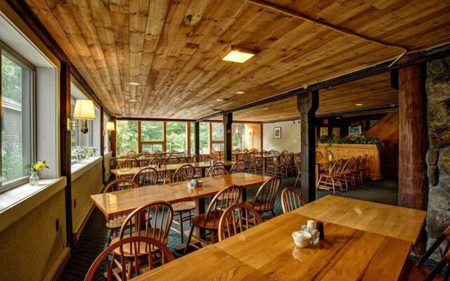 Snowy Owl Inn And Resort