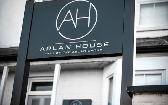 Arlan House Hotel