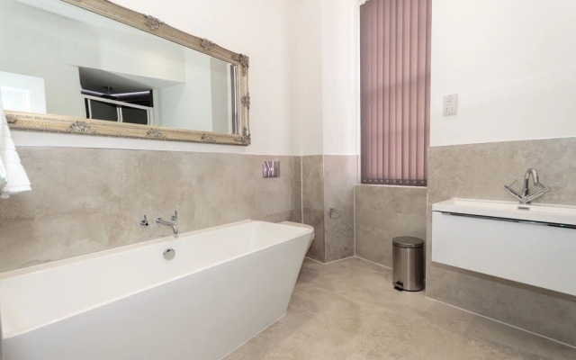 2 Bed - The Buckingham Suite