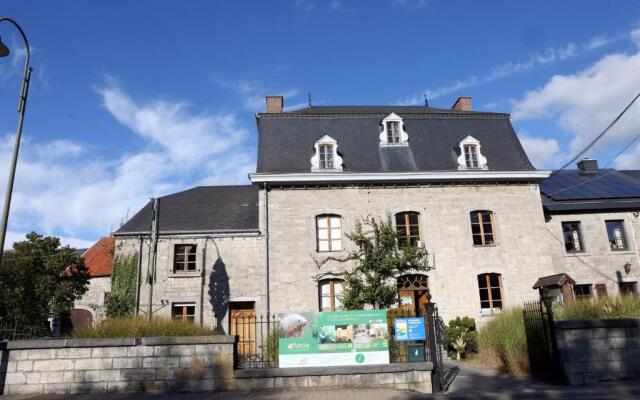 Aux trois petits cochons