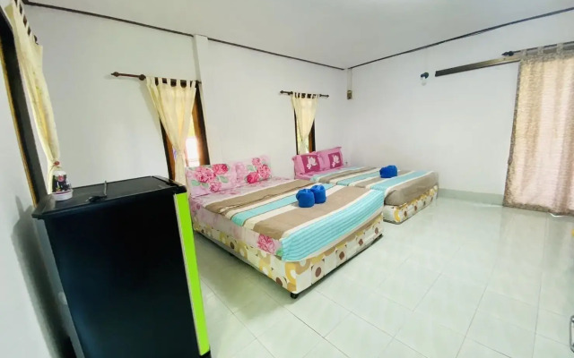 Miss Hong House