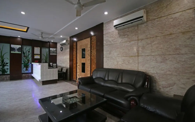 OYO 8095 Hotel Taj Castle