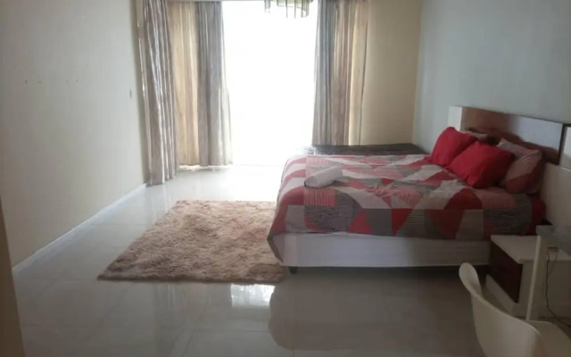 Spacious Executive Holiday Apartment In Bulawayo