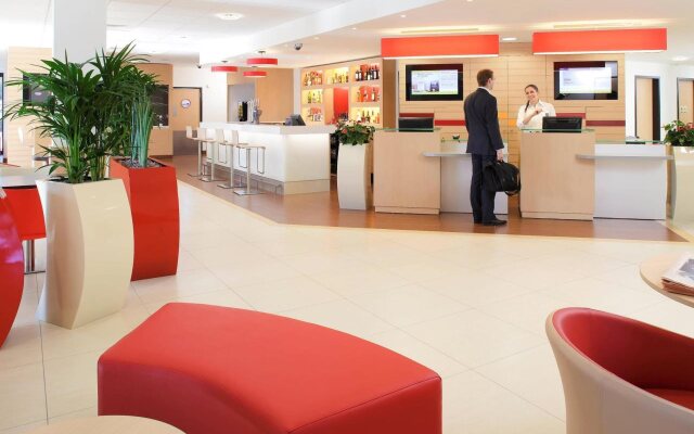 Xiweiya Hotel (Cuiping District High Passenger Station Yibin University)