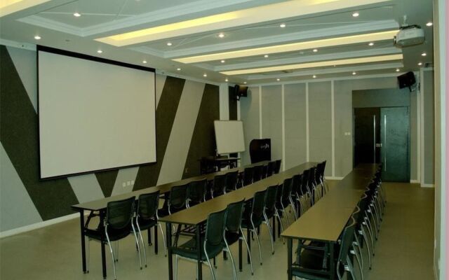 Fairyland Hotel Kunming East Station Branch