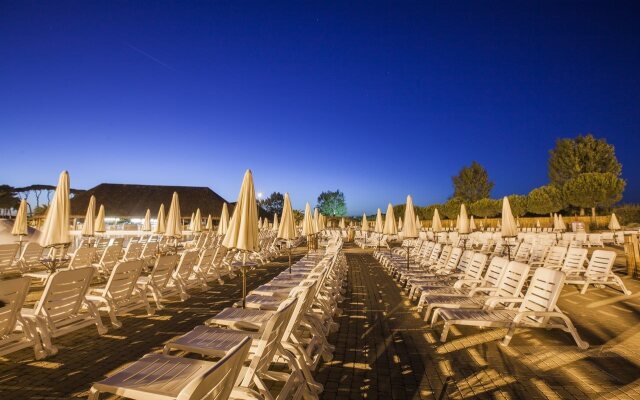 Hu Park Albatros Village