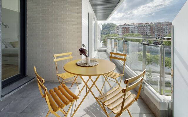 River Terrace 3 Apartment by FeelFree Rentals