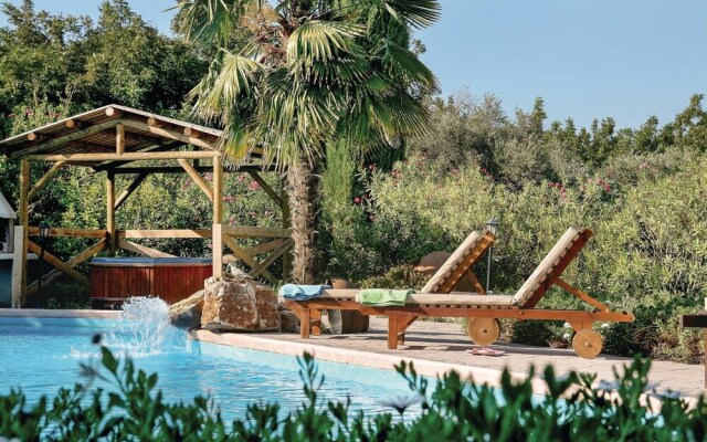 Amazing Home in Laatchi With 3 Bedrooms, Outdoor Swimming Pool and Swimming Pool