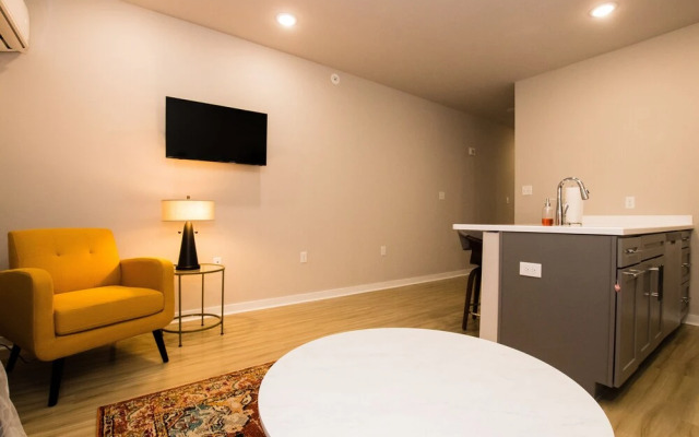 The Hotel at Huntington Square