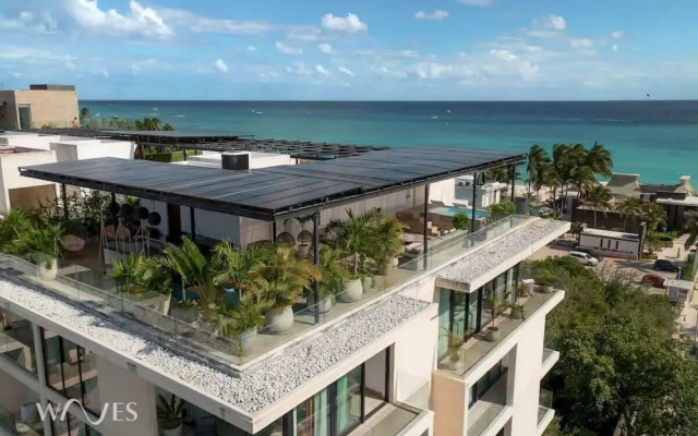 3 Br. Ocean Front PH With Stunning Views