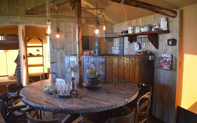 Kidz Lodge in Zon Zee Strand With Play Area