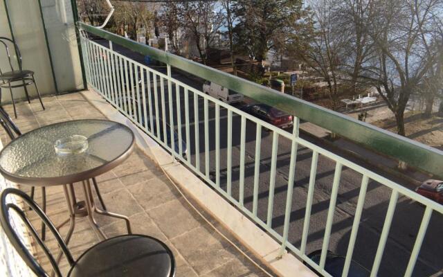 Kastoria apartment-in front of the lake,south side