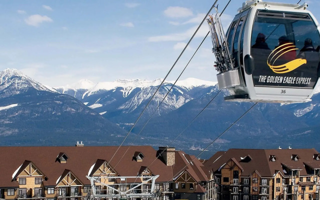 Glacier Mountaineer Lodge