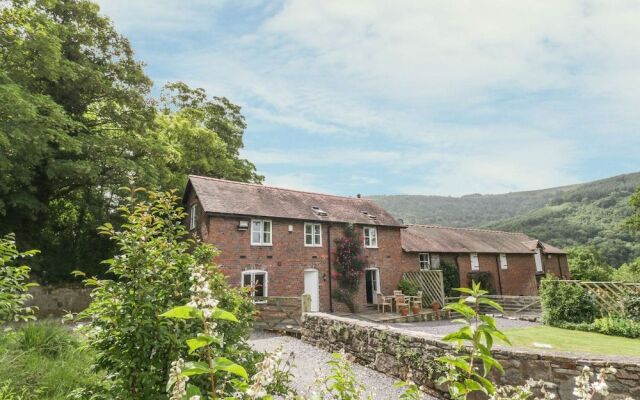 Bryn Howell Stables