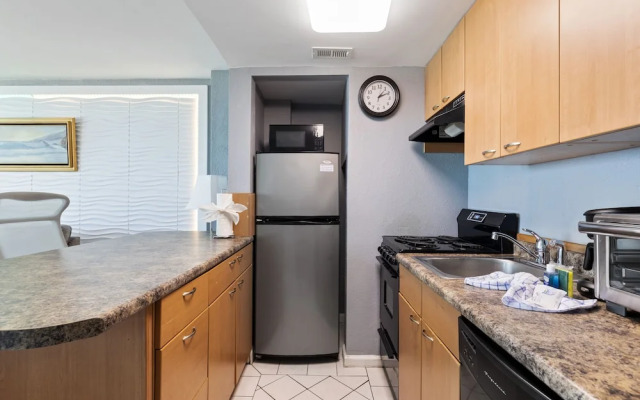 Hosteeva Oceanview Condos