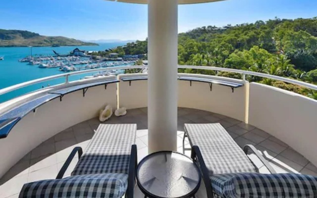 Yacht Harbour Tower 5