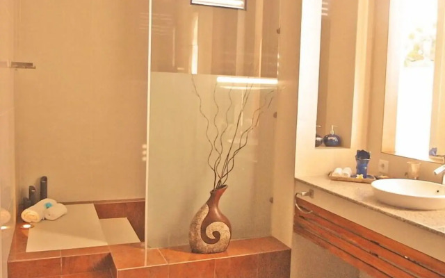 Blue Rose Villa