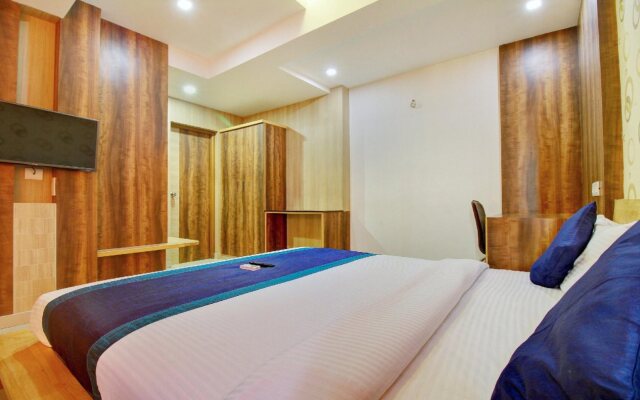 Fabhotel Grand Gunas