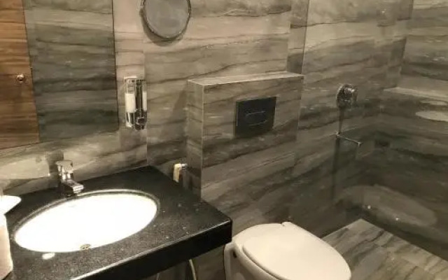 Emerald Suites