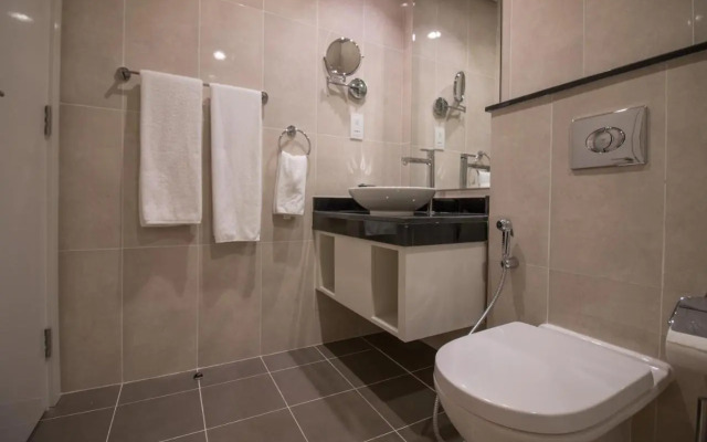 Premium Studio with Beautiful Golf Course View