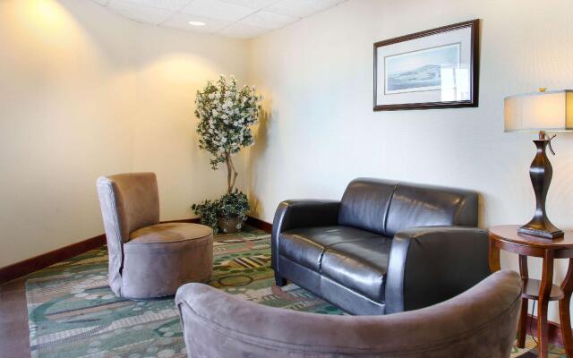 Comfort Inn & Suites