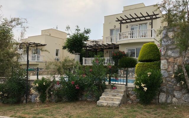 Apartment 3 Bedroom Lake View 7 by Likya Global