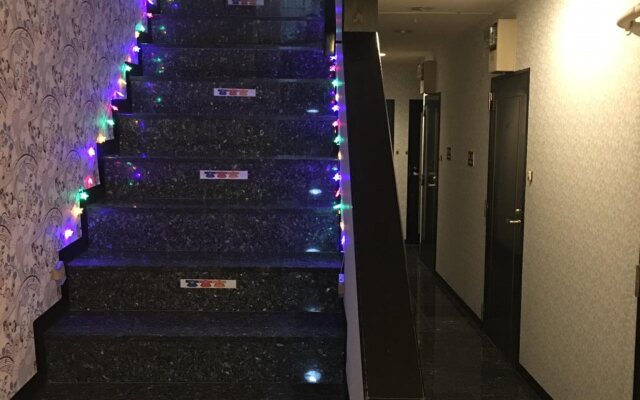 Hotel 3000 Jyuraku - Hostel